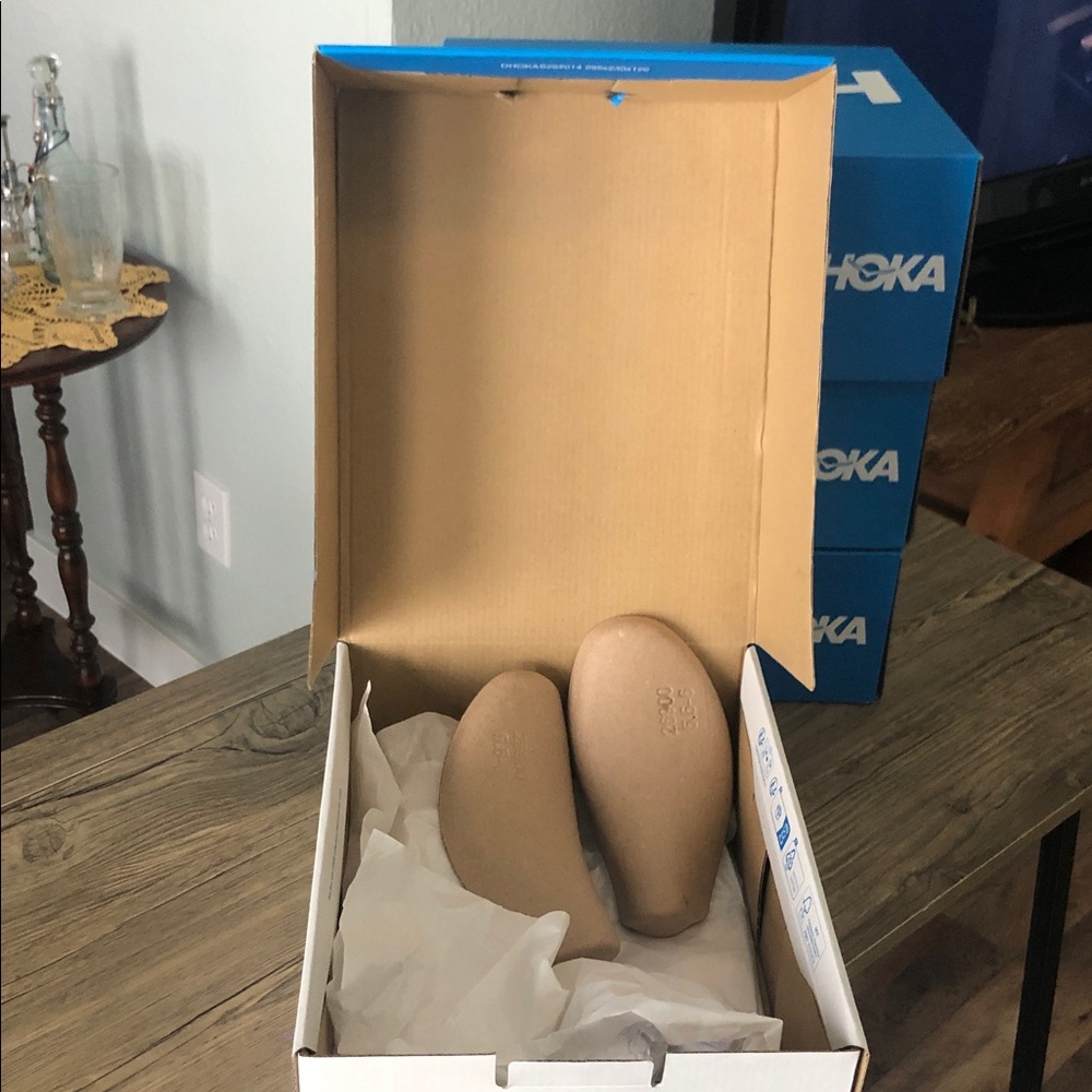 BUNDLE OF FOUR HOKA HINGED LID SHOE BOXES - Picture 7 of 16